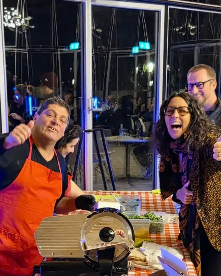 Massimo Porcelli am Cateringstand während eines Abendanlasses